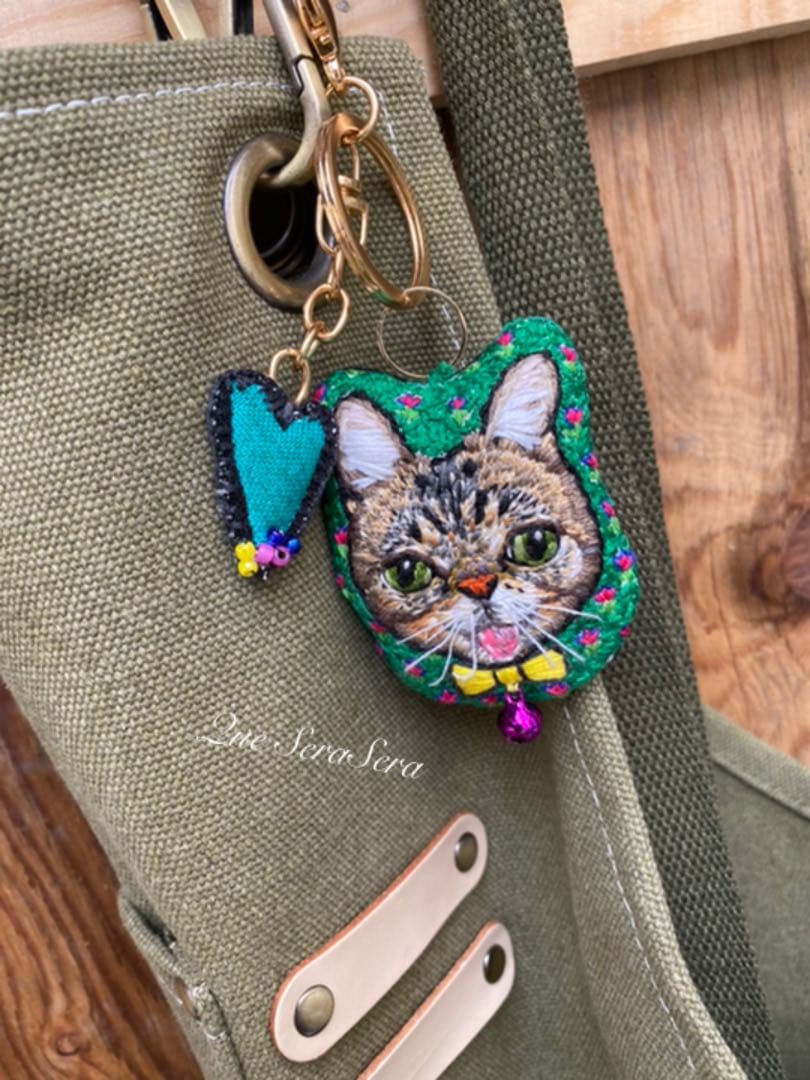 刺繍　猫　チャーム　キーホルダー　ハンドメイド