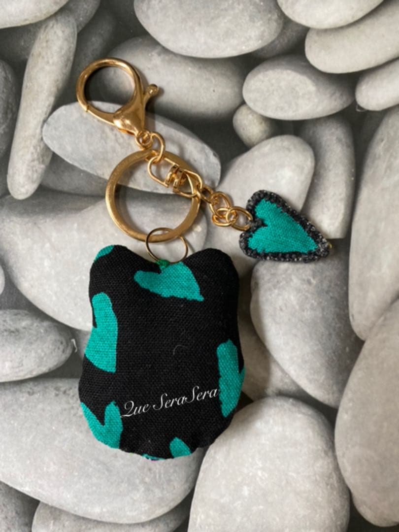 刺繍　猫　チャーム　キーホルダー　ハンドメイド