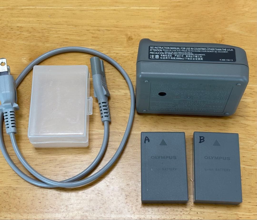 E-M10 MarkII 25mm F1.8単焦点と望遠ズームレンズ付