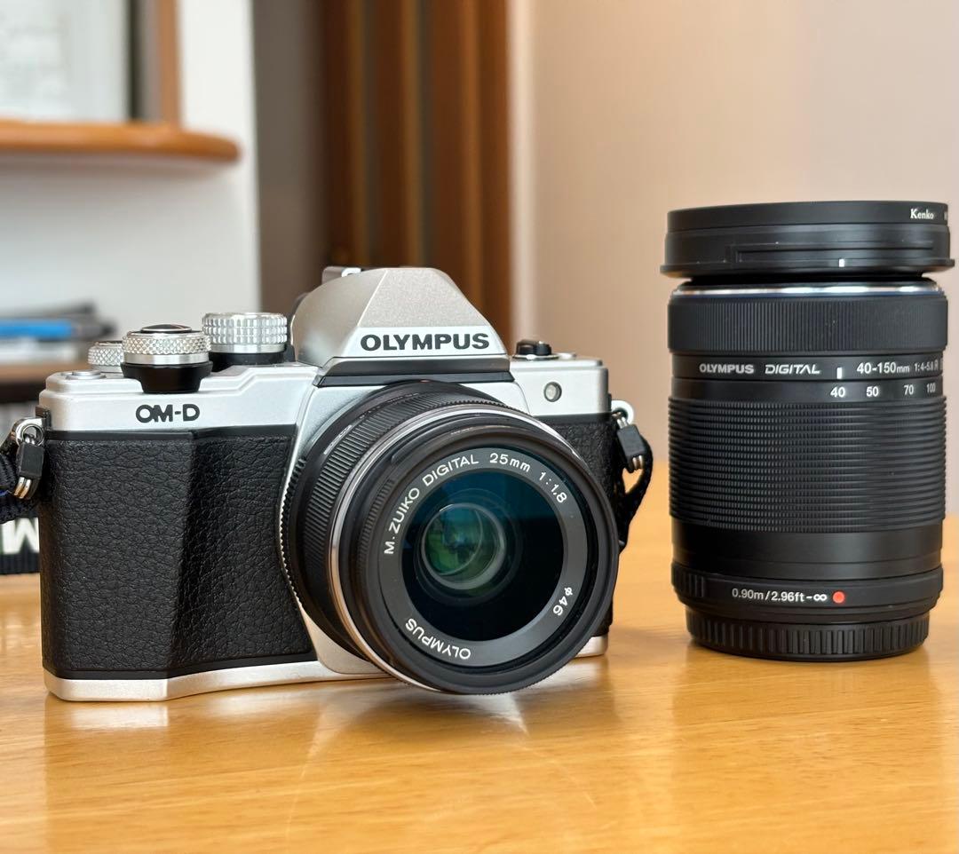 E-M10 MarkII 25mm F1.8単焦点と望遠ズームレンズ付