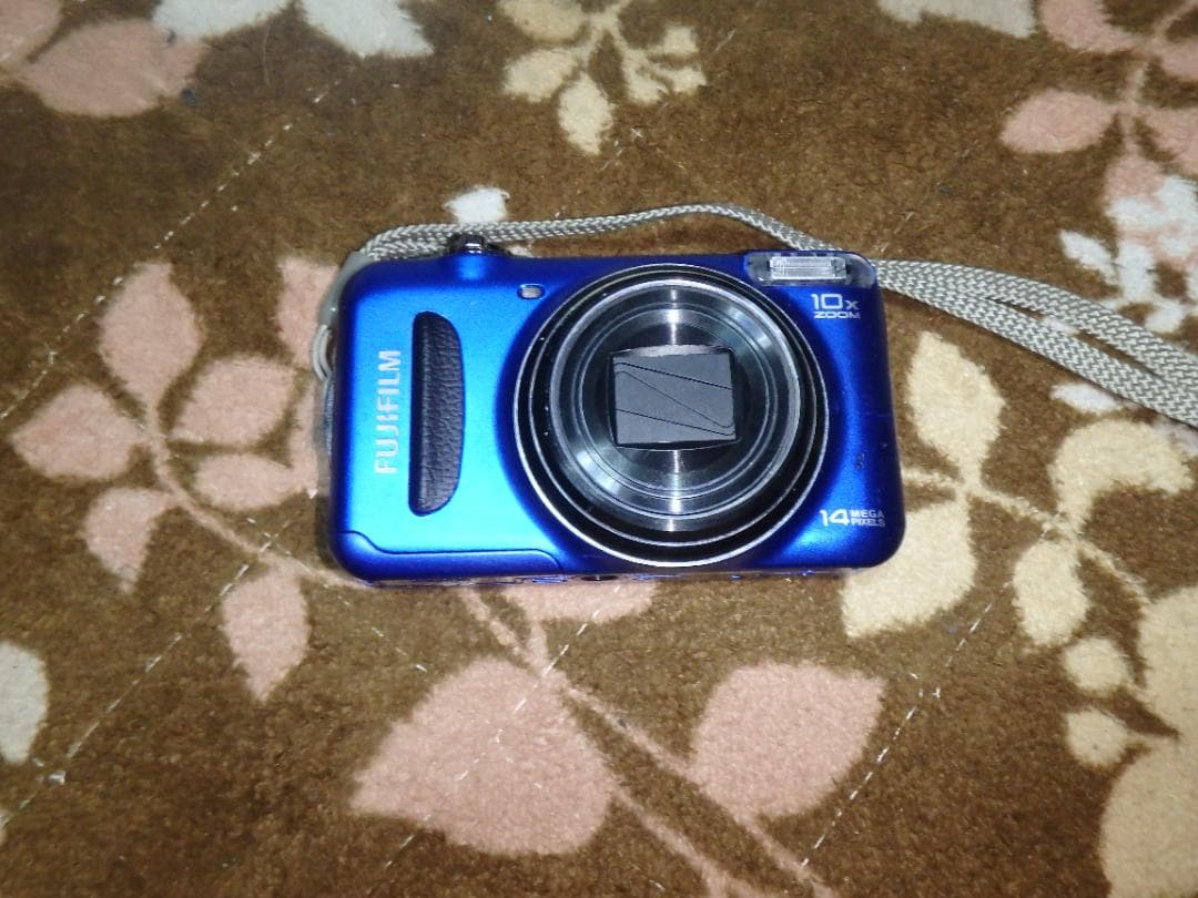 動作品 FUJIFILM T300 FinePix デジタルカメラ