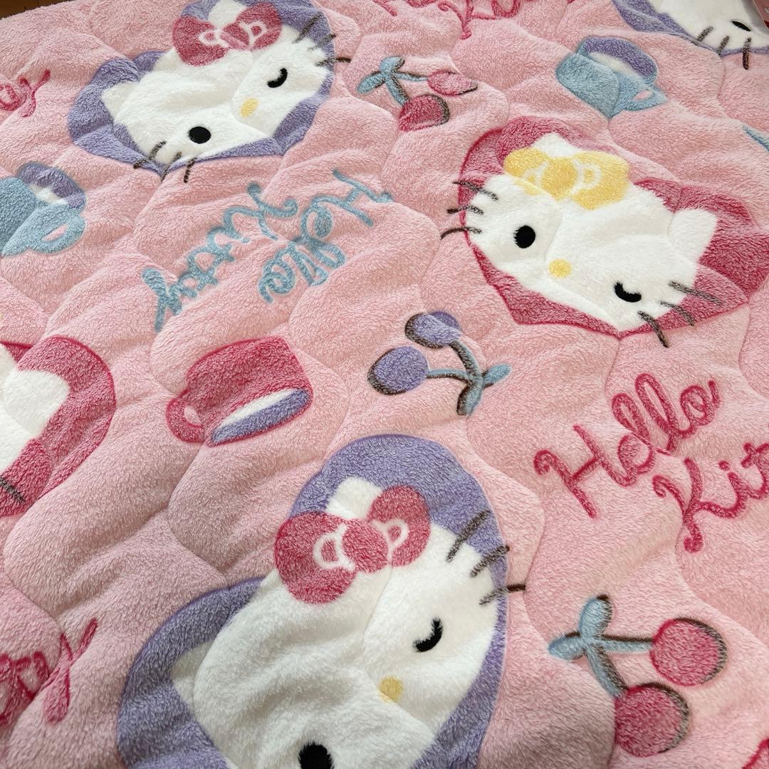 新品　ハローキティ　敷きパッド　キティ　ミミィ　♡柄　ダブルサイズ　サンリオ
