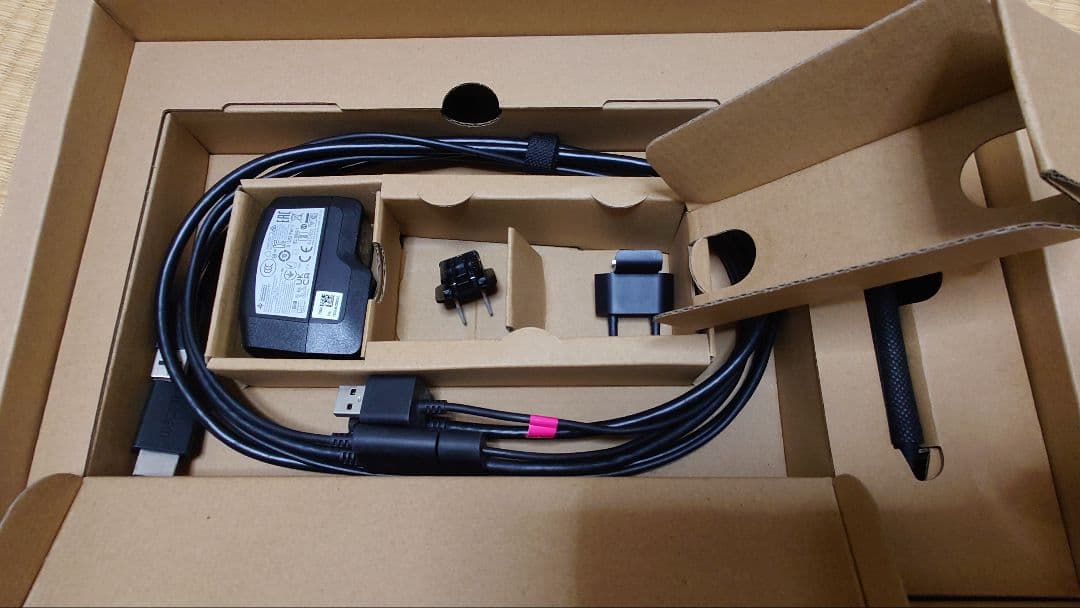 Wacom One 液晶ペンタブレット 13.3インチ DTC133W1D