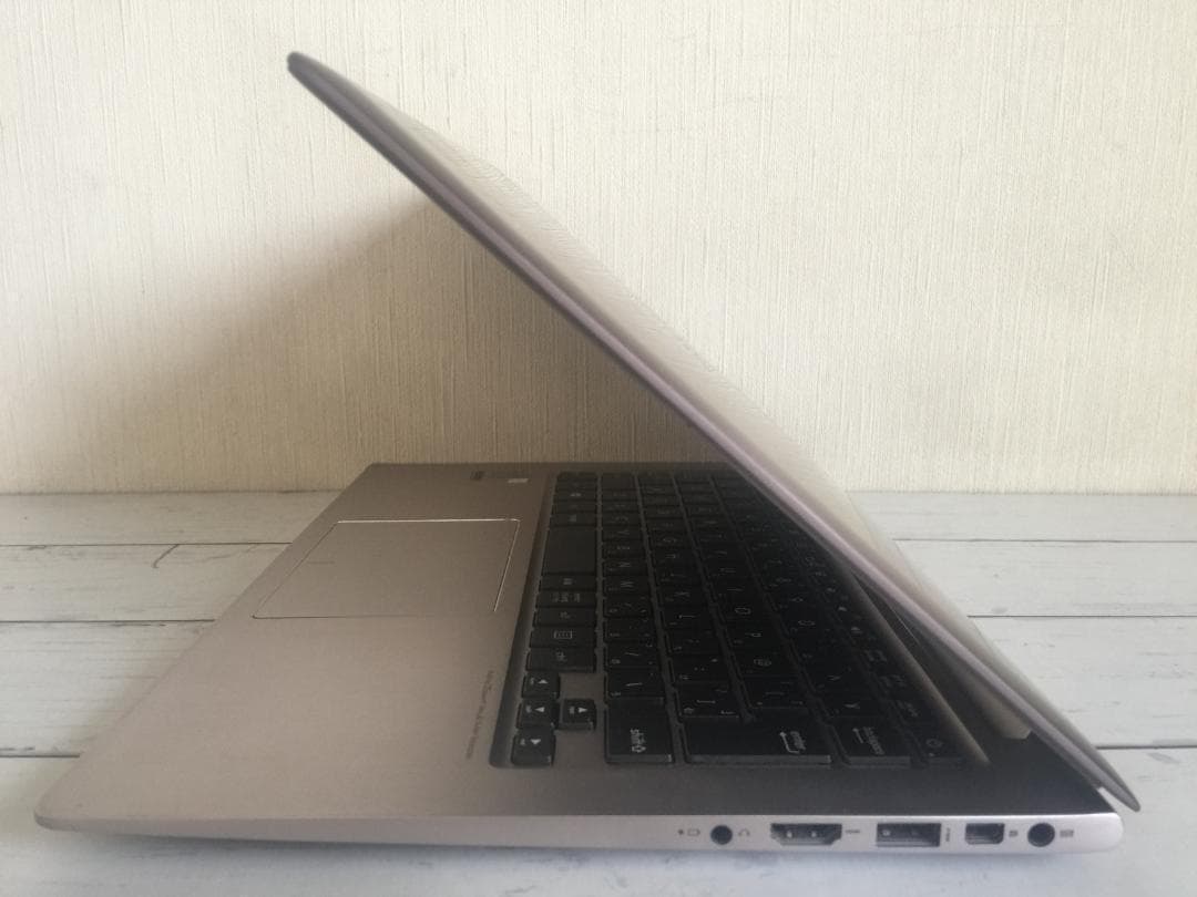 ASUS UX303L 13.3型TFT液晶　薄型・コンパクト ノートパソコン