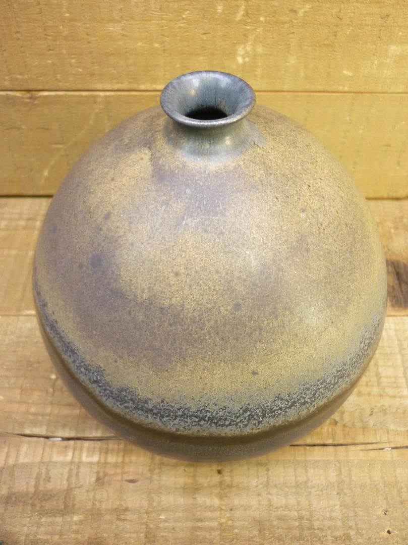 未使用品 笠間焼 荒田耕治作 黒釉彩 一輪挿し 花瓶 供箱有 花器 置物 床間飾