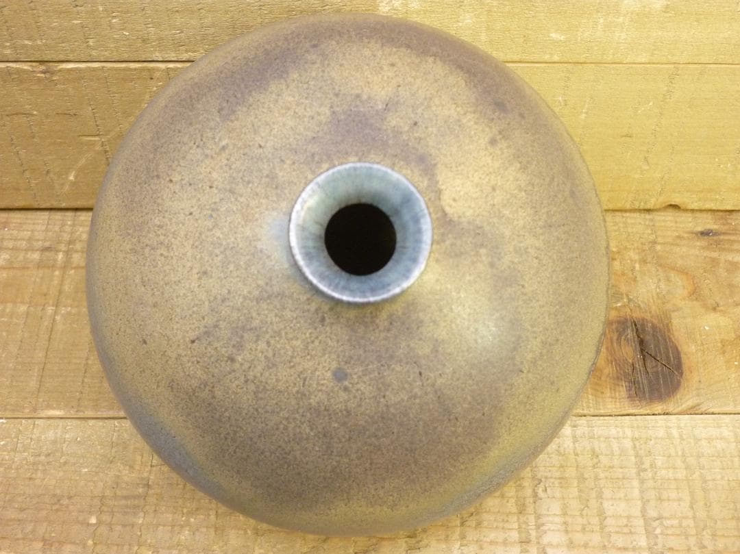 未使用品 笠間焼 荒田耕治作 黒釉彩 一輪挿し 花瓶 供箱有 花器 置物 床間飾