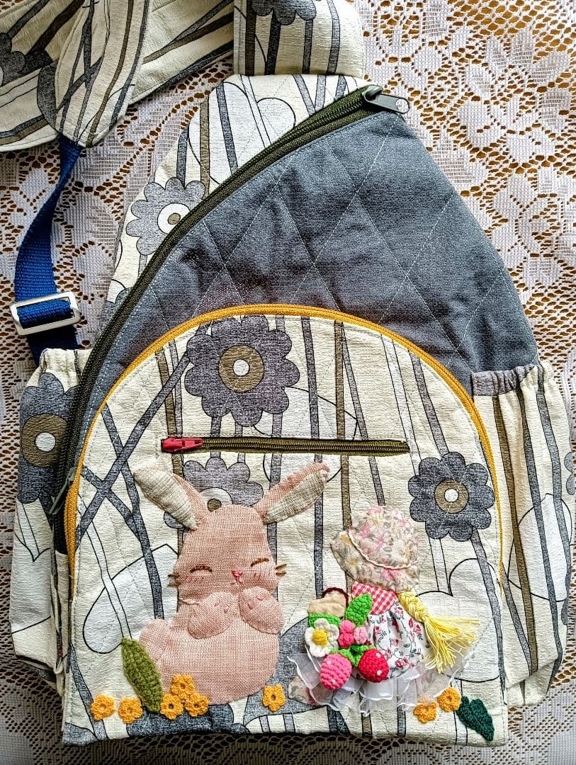 スーちゃん 大サイズ 入れ口６個 ワンショルダーバッグ