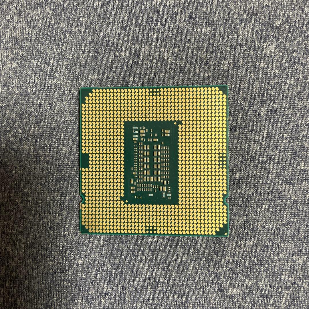 インテル　core i3 10300 動作確認済み　デスクトップCPU