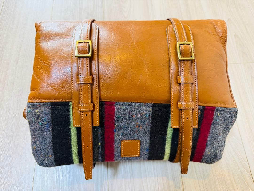 土屋鞄　ロールレザークッション