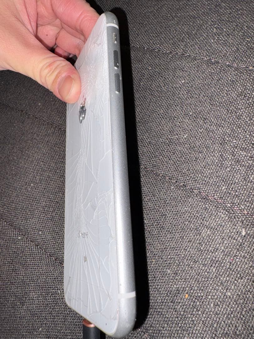 Apple iPhone XR ホワイト 本体　カメラ使用不可