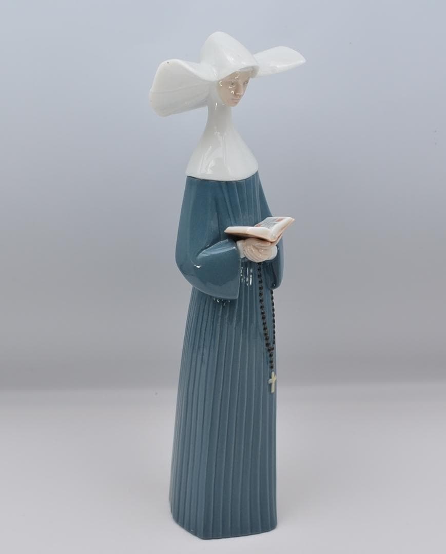 祈る尼僧／祈りのひと時　リヤドロ人形　２体セット　スペイン　光沢仕上げ　絶版