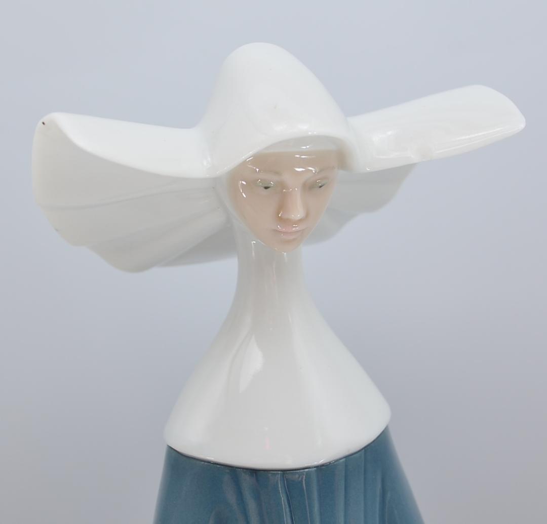 祈る尼僧／祈りのひと時　リヤドロ人形　２体セット　スペイン　光沢仕上げ　絶版