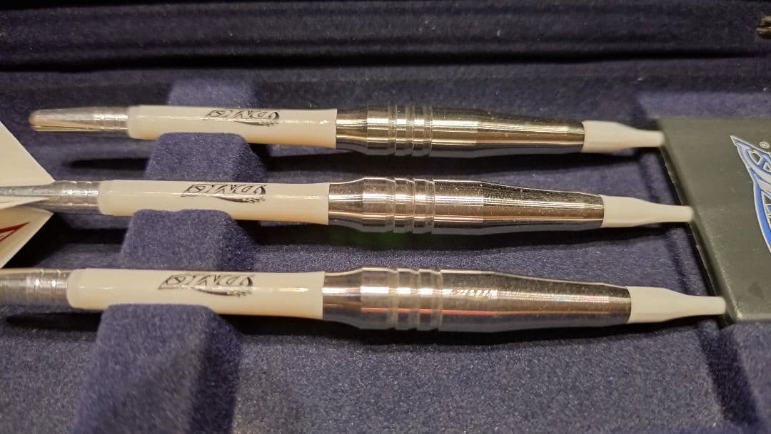 ■新品未使用■DMCダーツ ■Explorer Actute