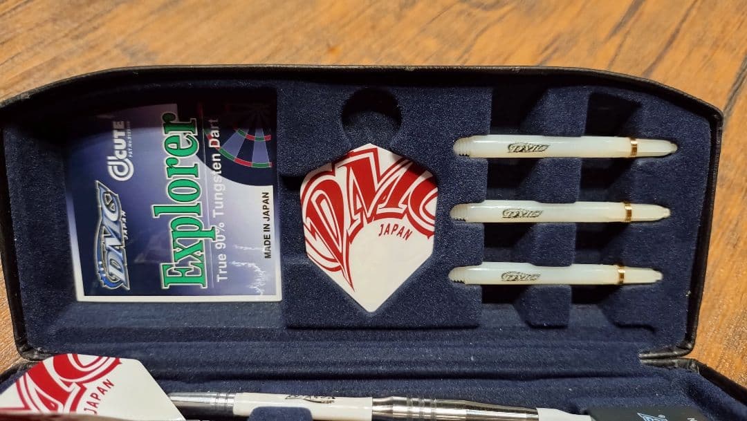 ■新品未使用■DMCダーツ ■Explorer Actute