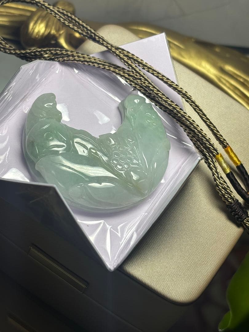 ミャンマー翡翠ペンダント(紐付)