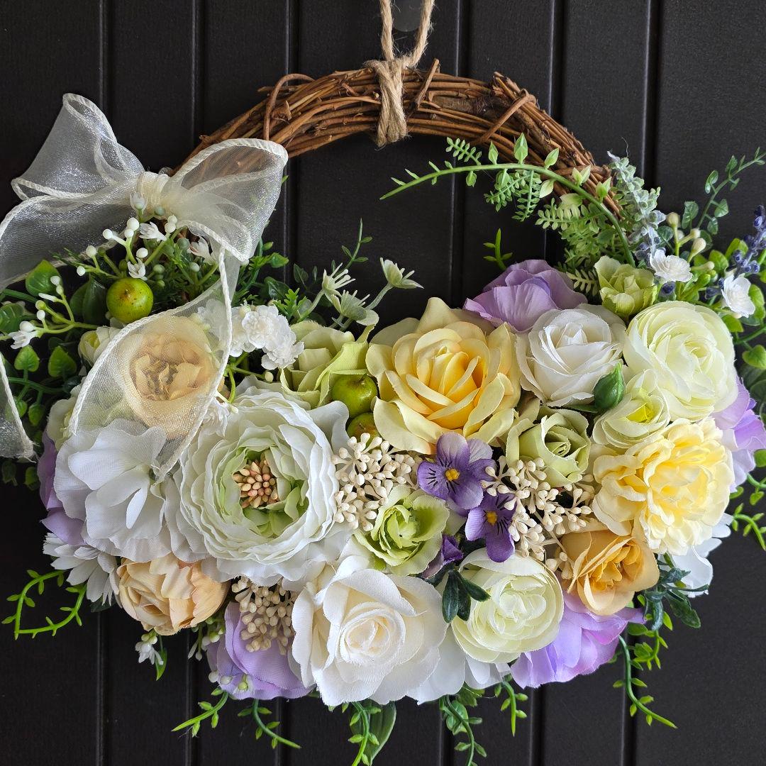 フラワーリース 春の足音5 咲き誇る花たちの花かご 玄関リース 造花