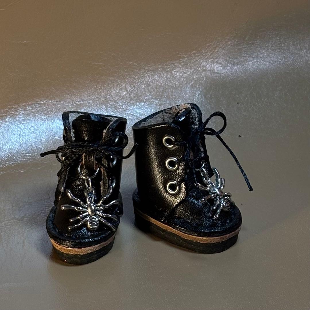 ブライス・アイシードールOF ジャケット・インナーパーカー・レザーパンツ・ブーツ