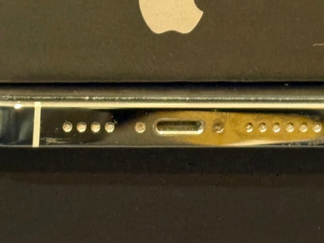 Apple iPhone 13 Pro Max SIMフリー ケース付き