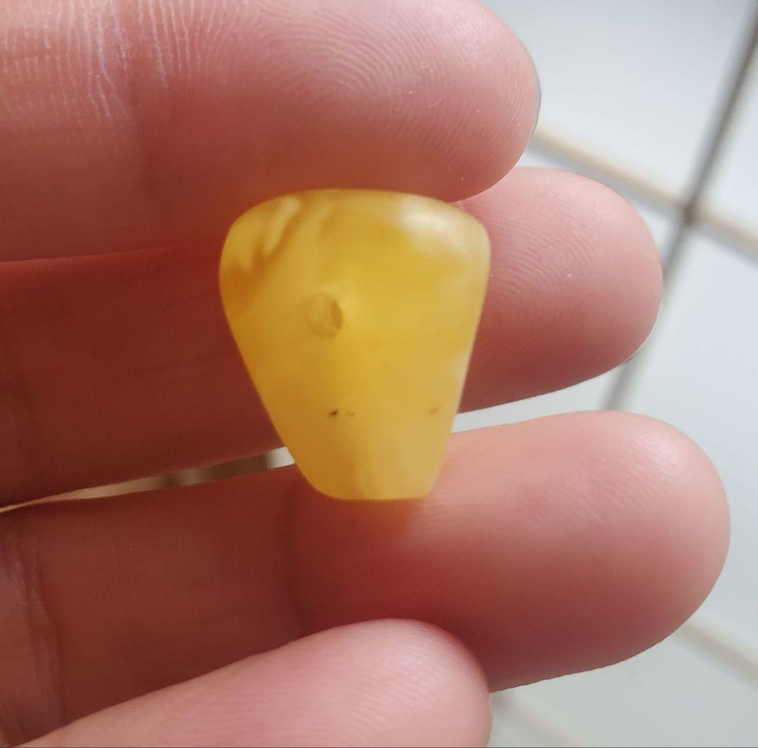 天然琥珀蜜蝋三通穴あきビーズ