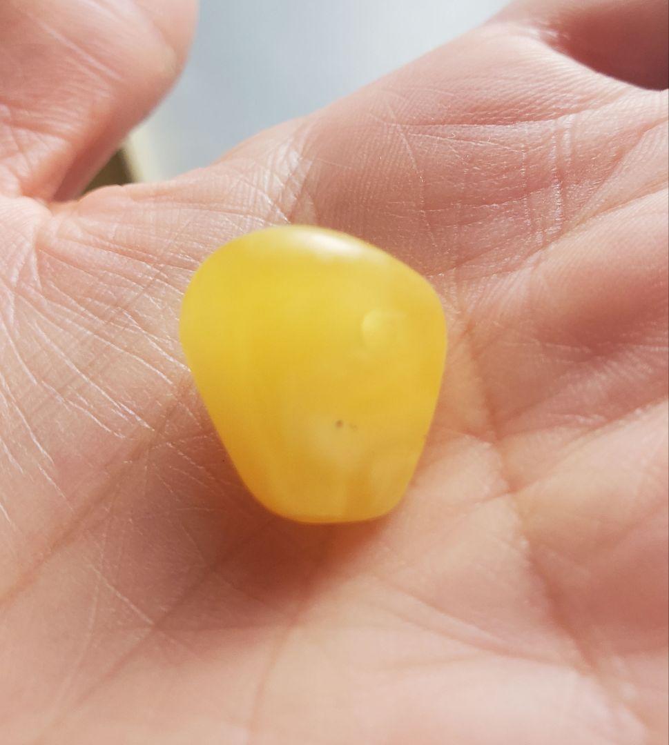 天然琥珀蜜蝋三通穴あきビーズ