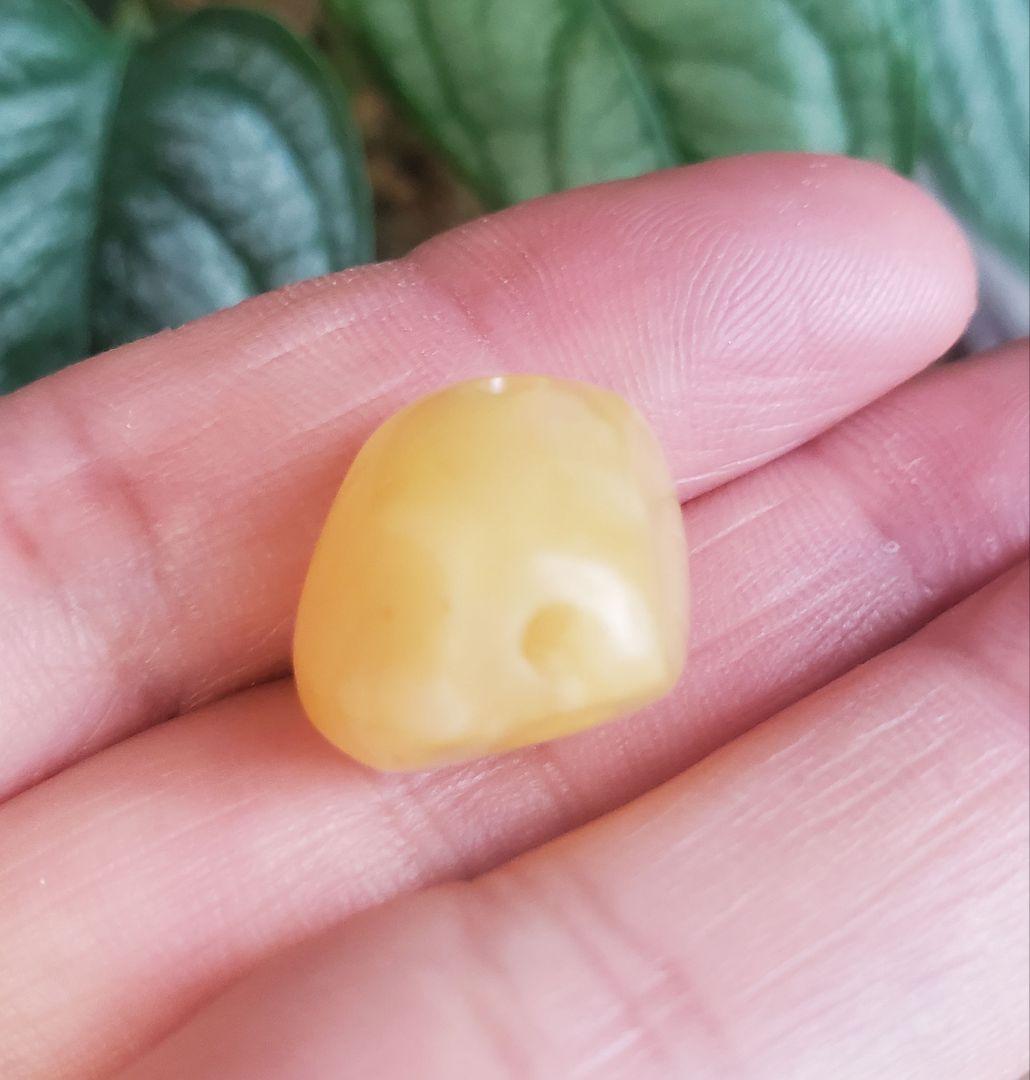 天然琥珀蜜蝋三通穴あきビーズ