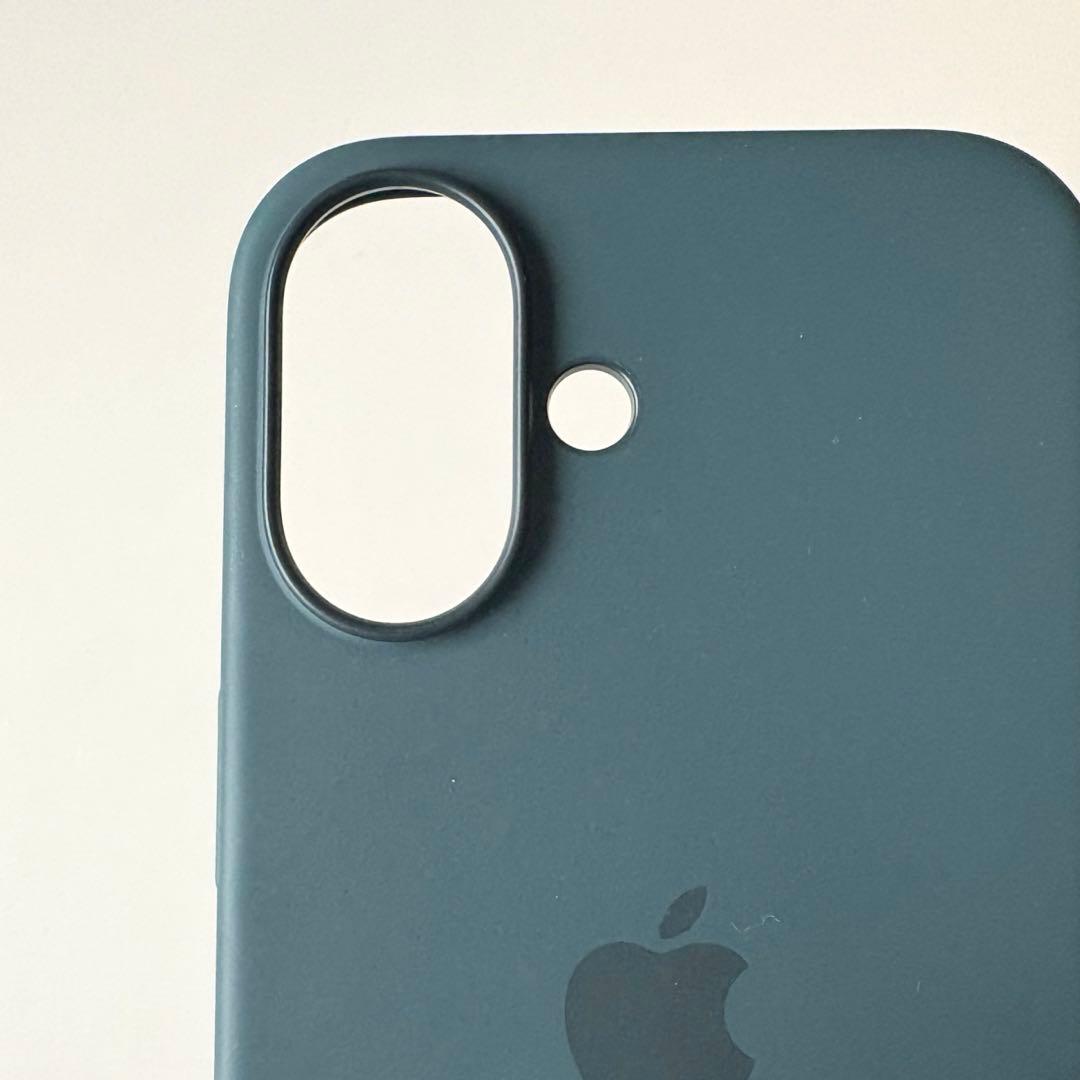 Apple純正MagSafeシリコンケース iPhone16 レイクグリーン