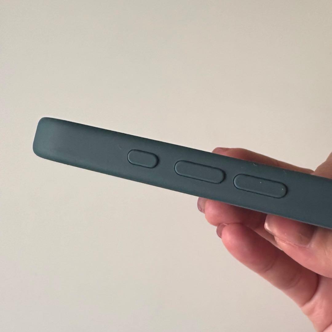 Apple純正MagSafeシリコンケース iPhone16 レイクグリーン