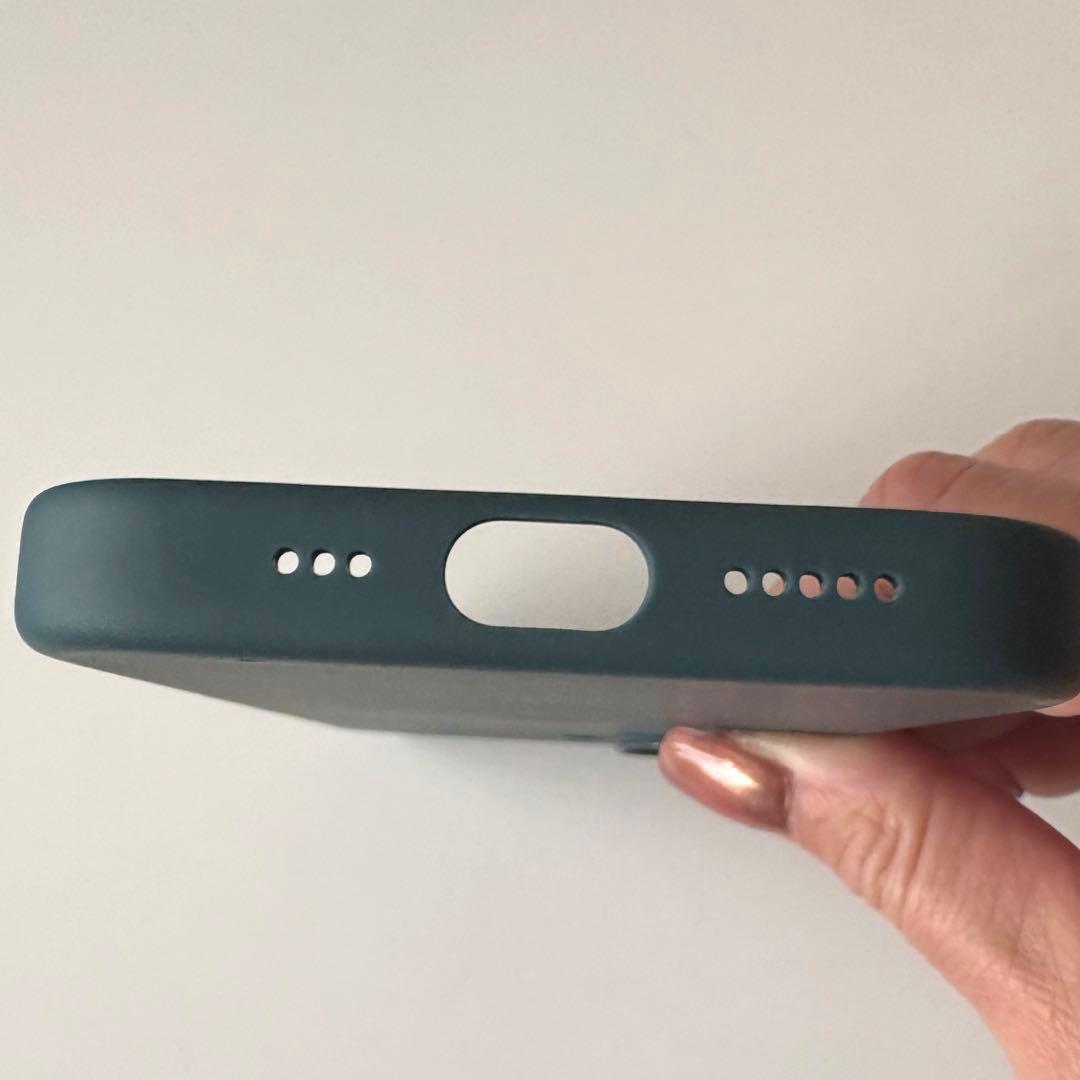 Apple純正MagSafeシリコンケース iPhone16 レイクグリーン