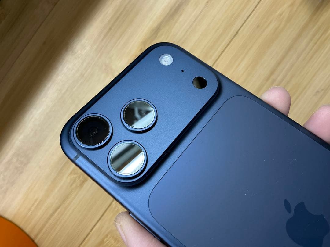 iPhone 17 pro max ブルー本体のみ