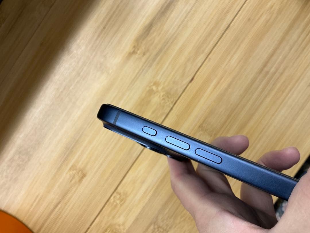 iPhone 17 pro max ブルー本体のみ