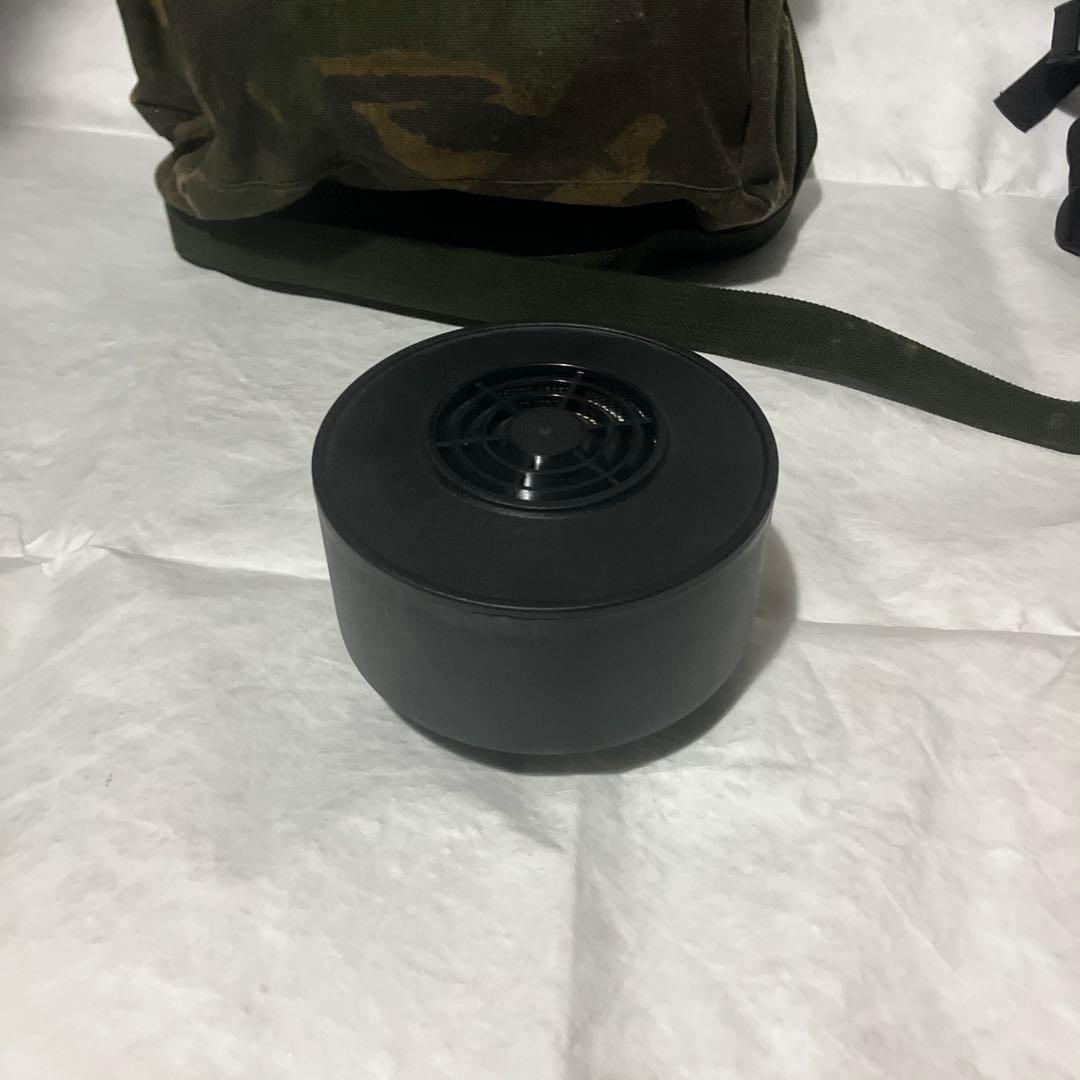 実物　AVON S10 ガスマスク 収納バッグ、吸収缶付