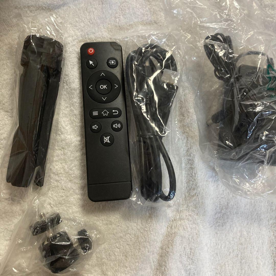 ★Android TV搭載★超短投★三脚付きプロジェクター 家庭用