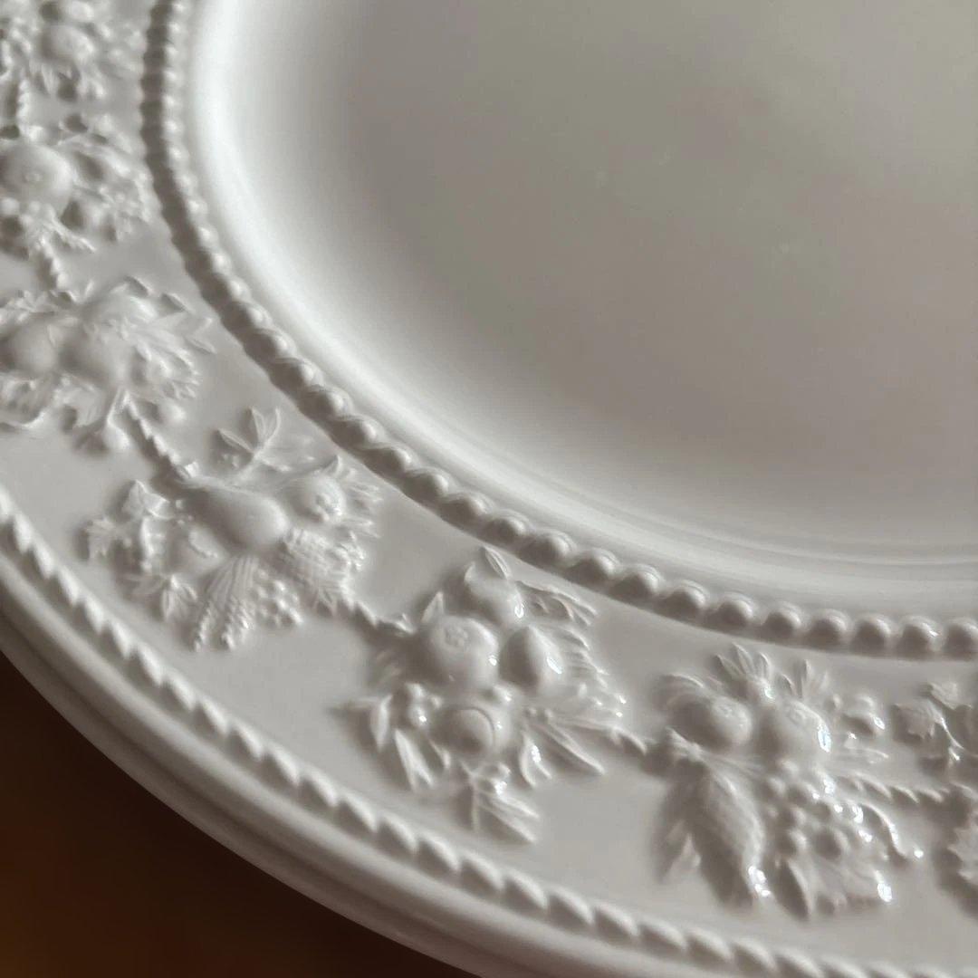 ウェッジウッド 花模様 エンボス加工 皿