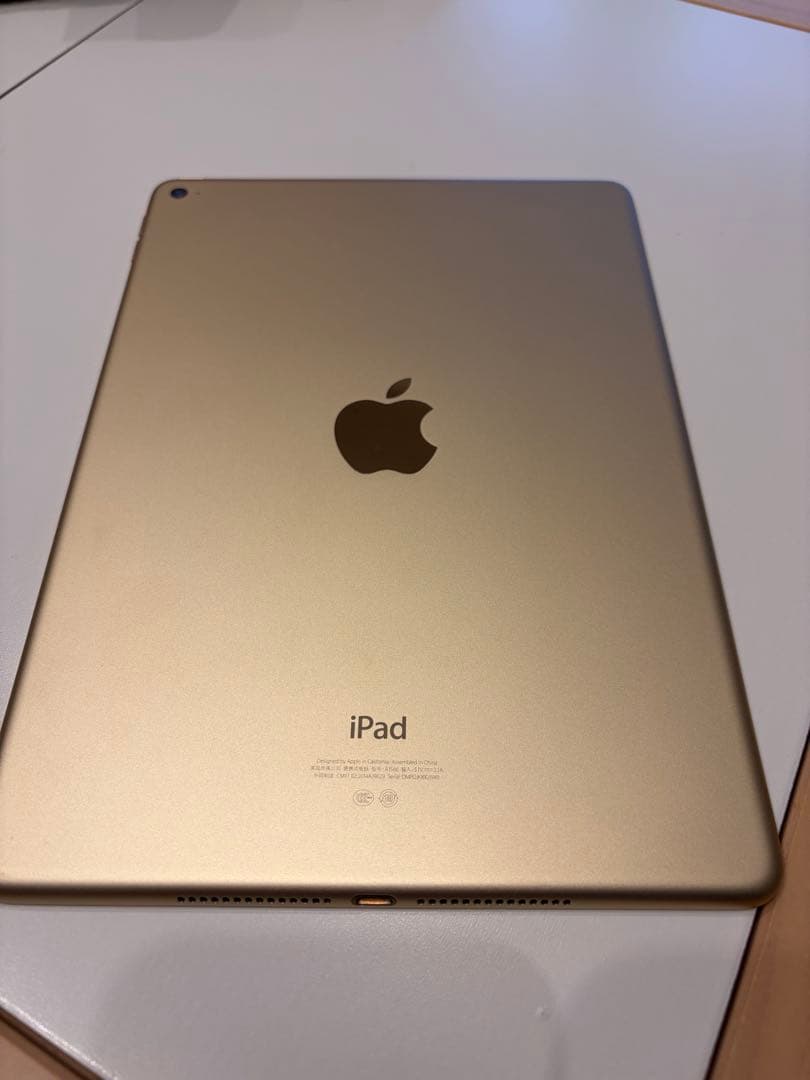 Apple iPad Air 第二世代　ゴールド 新品充電ケーブル付き