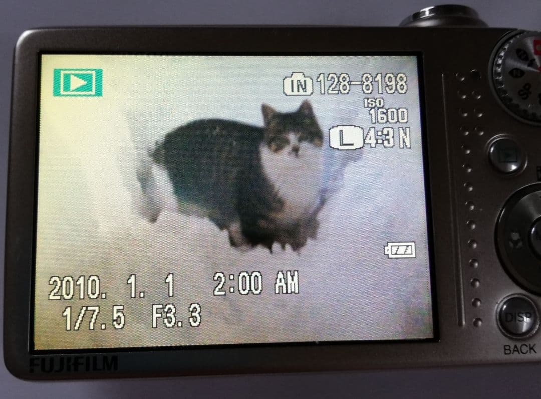 FinePix　F80EXR コンパクトデジタルカメラ ジャンク品