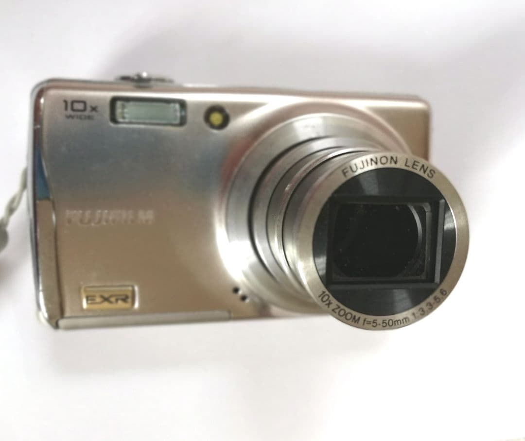 FinePix　F80EXR コンパクトデジタルカメラ ジャンク品
