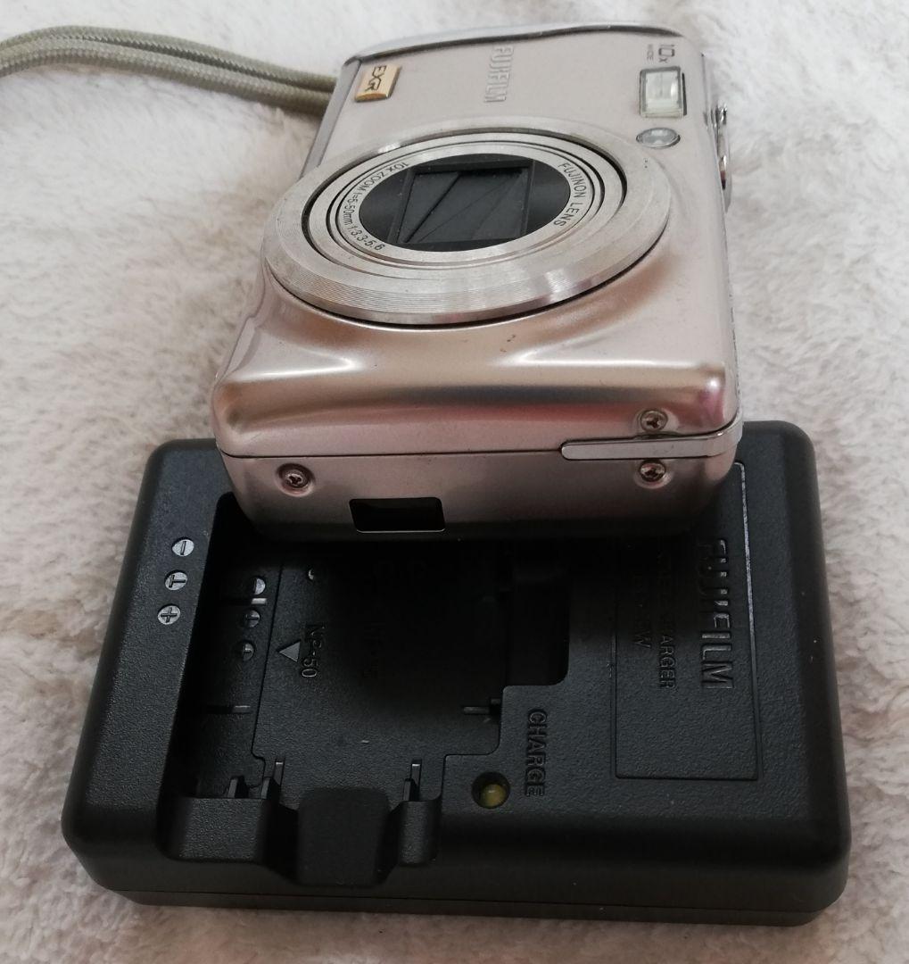 FinePix　F80EXR コンパクトデジタルカメラ ジャンク品