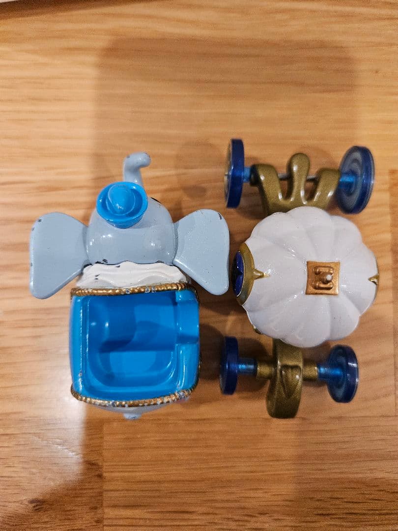 トミカ　ディズニーなど　１０台　まとめ売り