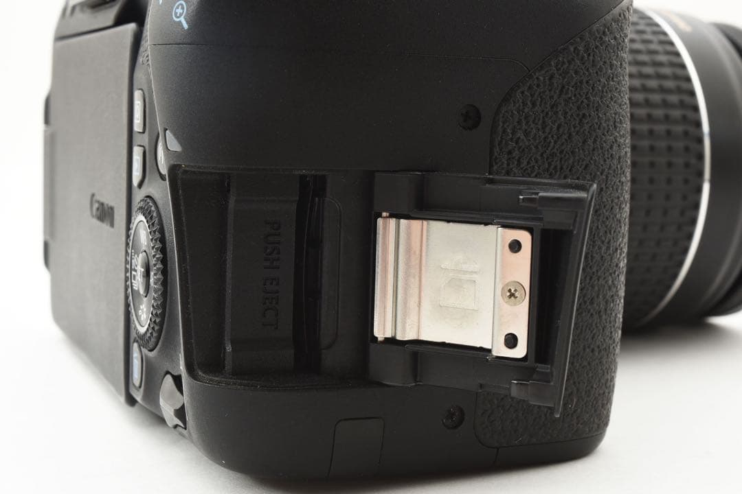 デジタル一眼レフカメラ　Canon EOS 9000D 標準レンズセット