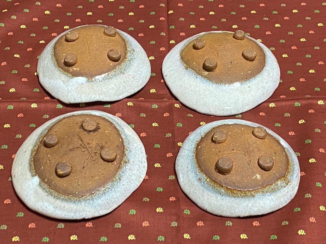 希少　レトロ品　布目付き4点台付き銘付き小皿　4枚セット