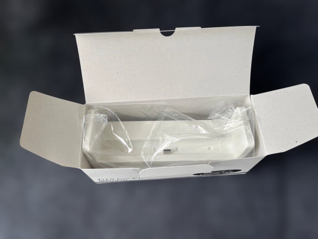 モバイルルーター(別売クレードル付属)