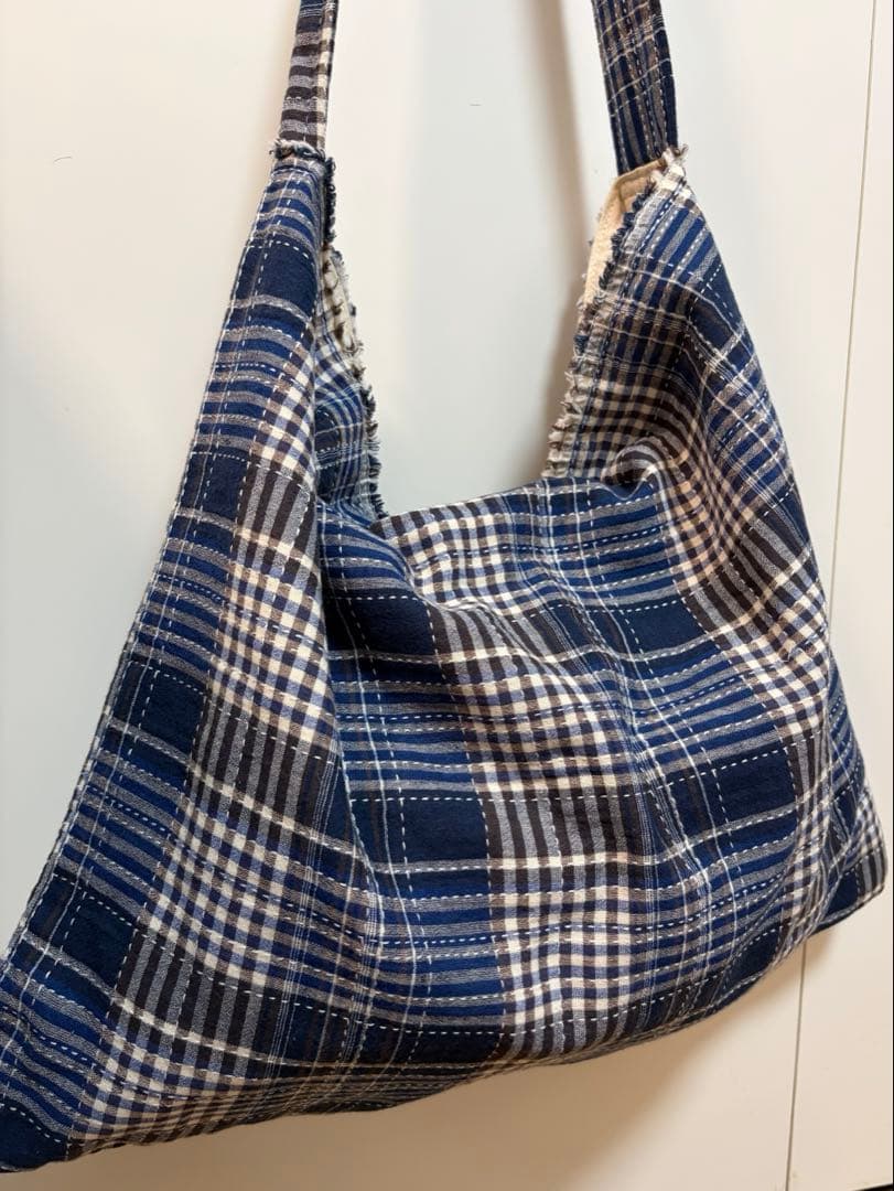 メンズショルダーバッグ　ハンドメイド　(タイ)