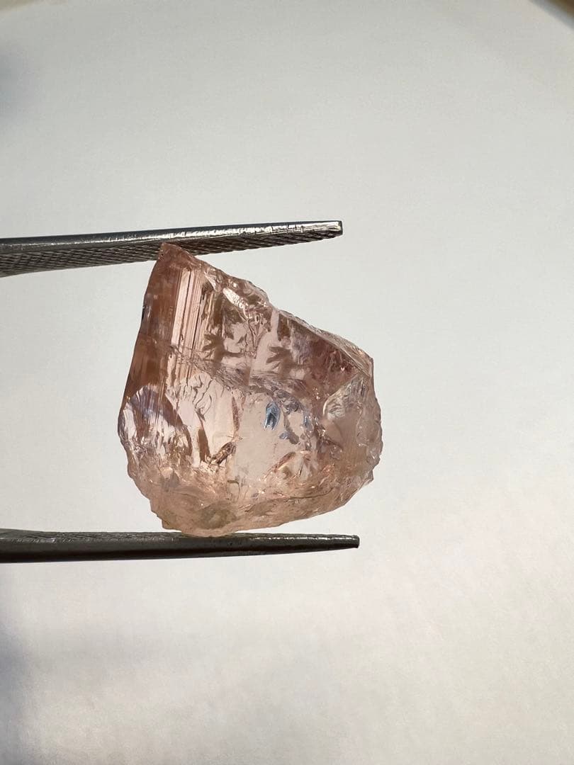 値下げ！【 天然石 原石 鉱物 】パキスタン産 トパーズ インペリアルトパーズ