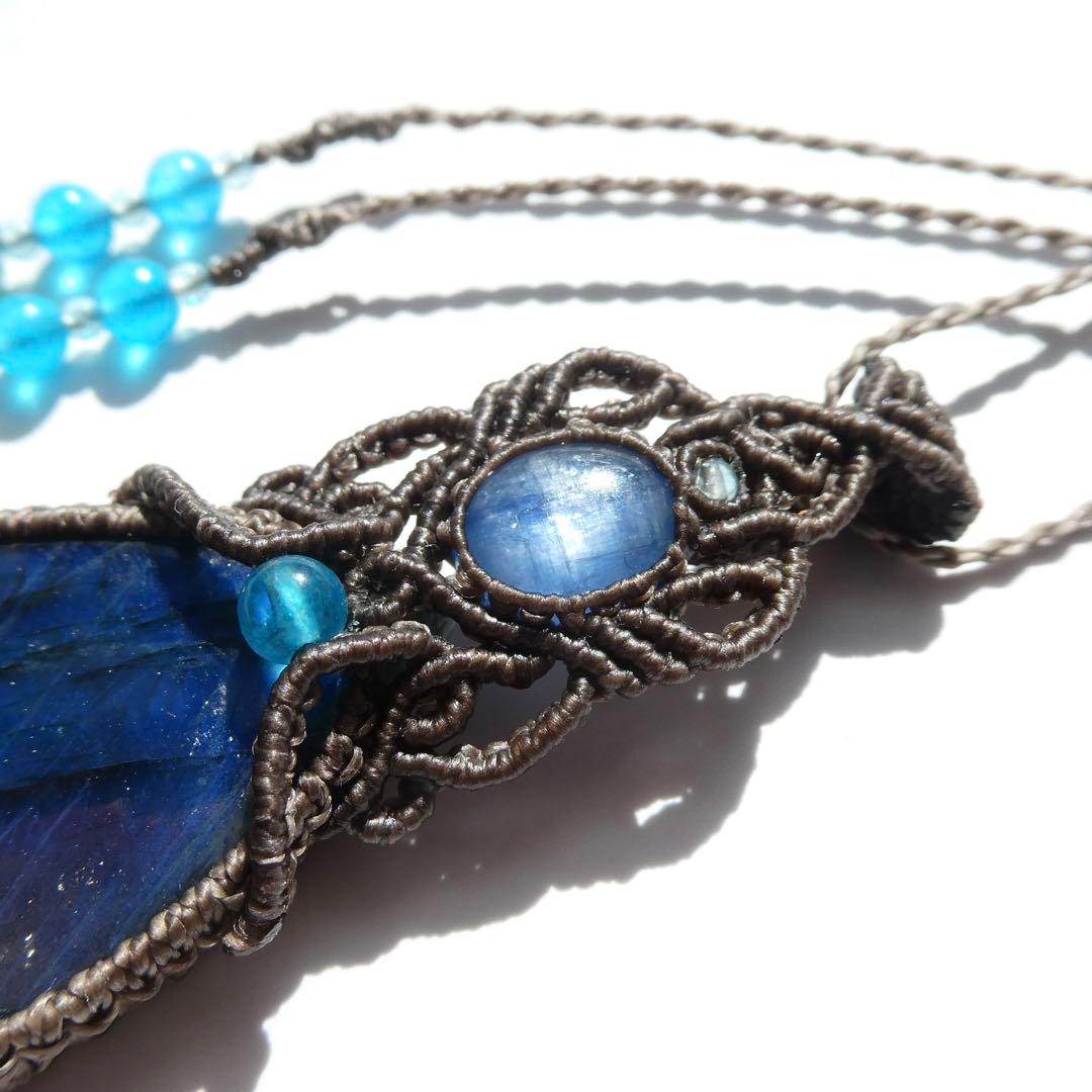 高品質ラブラドライト・カイヤナイトのマクラメネックレス