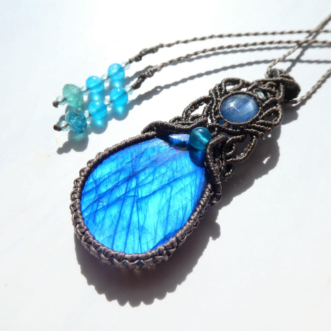 高品質ラブラドライト・カイヤナイトのマクラメネックレス