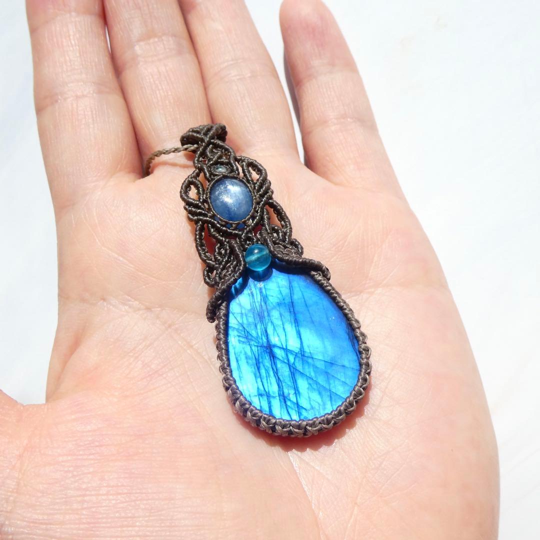 高品質ラブラドライト・カイヤナイトのマクラメネックレス