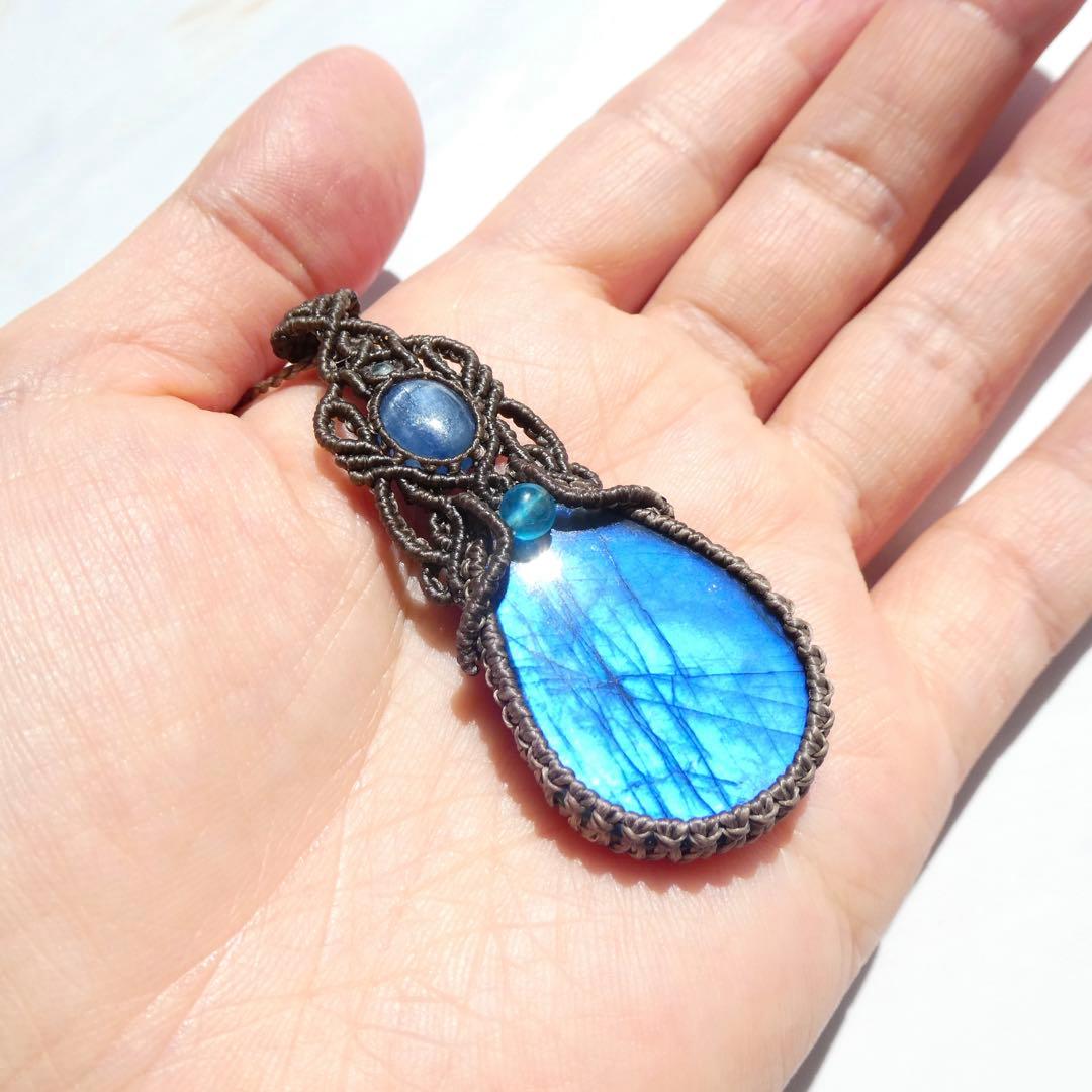 高品質ラブラドライト・カイヤナイトのマクラメネックレス