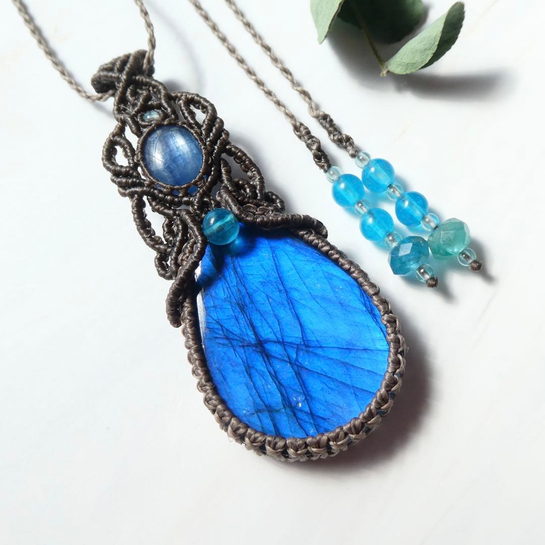 高品質ラブラドライト・カイヤナイトのマクラメネックレス