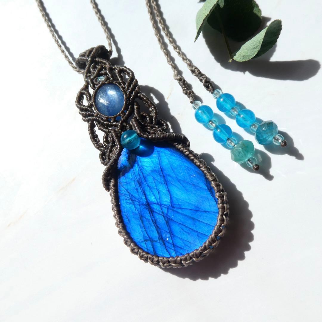 高品質ラブラドライト・カイヤナイトのマクラメネックレス