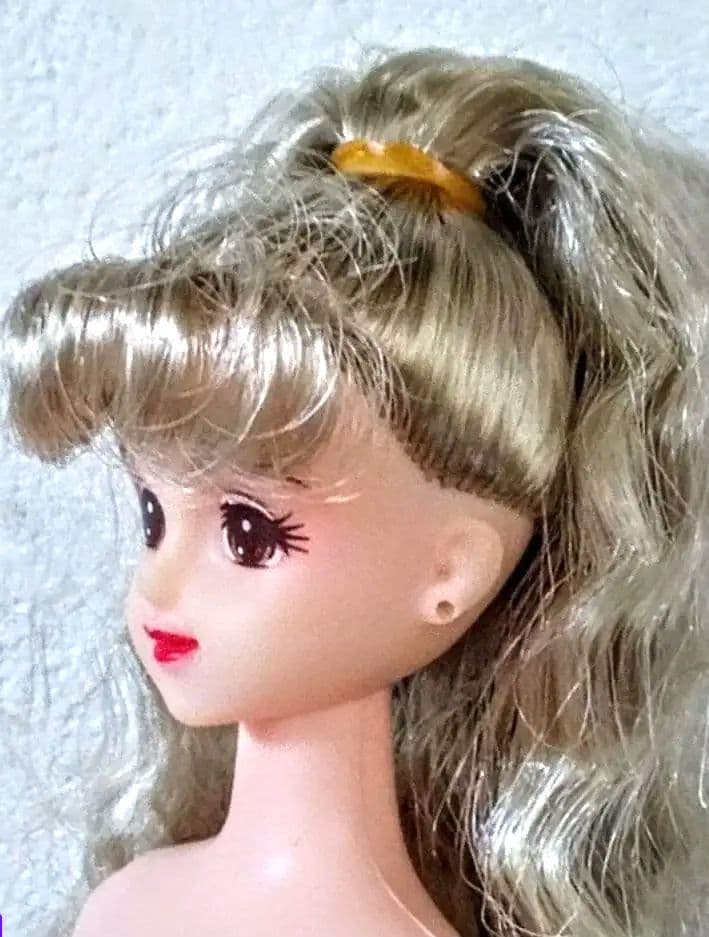 ♥箱無し新品♥　旧タカラ正規品エイティーンジェニーシルバーポニーテール